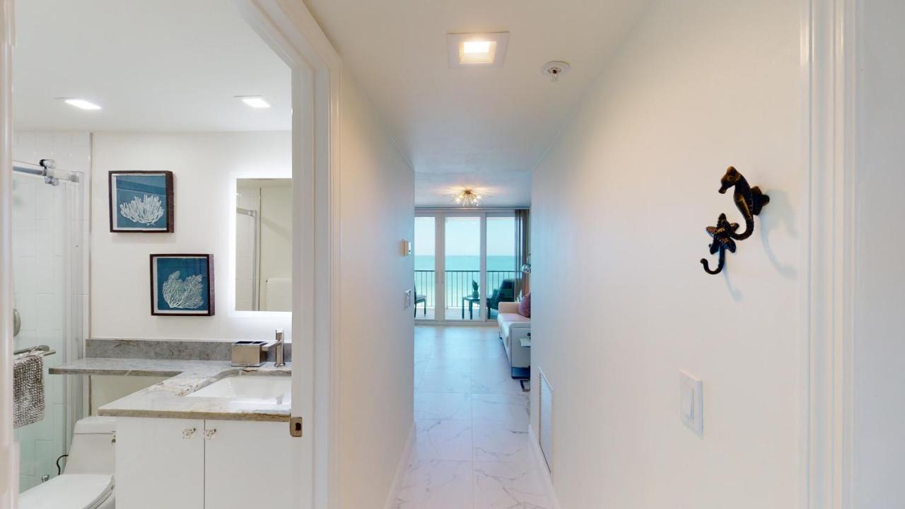 Totally Renovated Beachfront Condo At Apollo! Marco Island Buitenkant foto