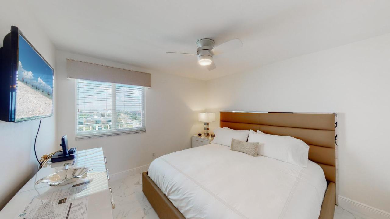 Totally Renovated Beachfront Condo At Apollo! Marco Island Buitenkant foto